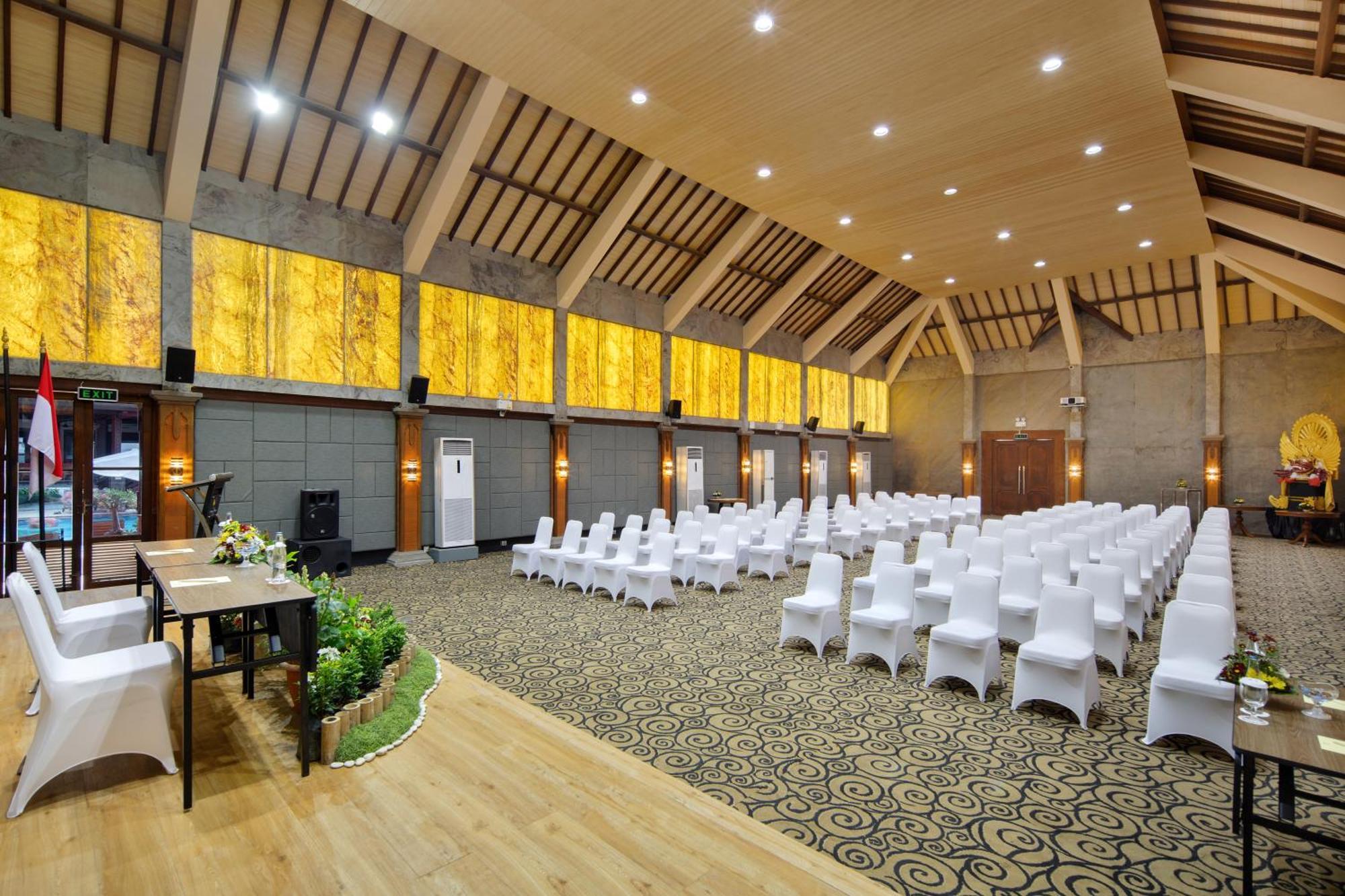 Grand Istana Rama Hotel Kuta  Exterior photo