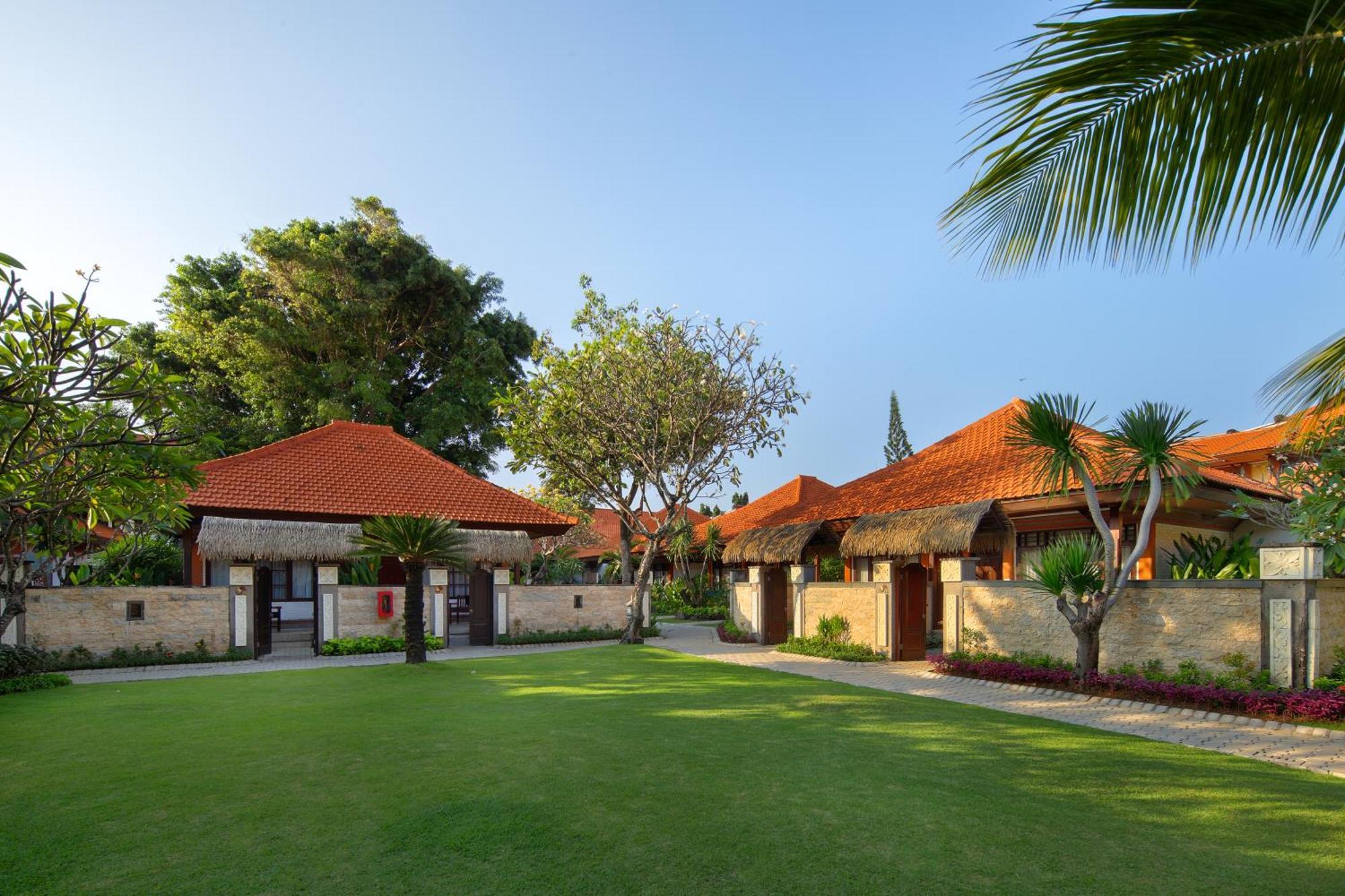 Grand Istana Rama Hotel Kuta  Exterior photo