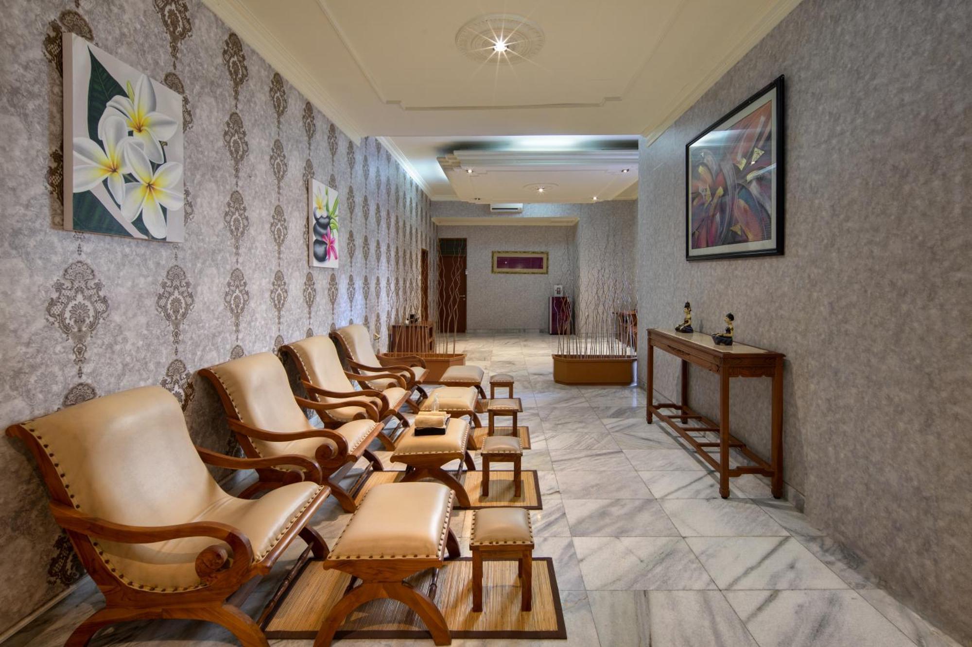 Grand Istana Rama Hotel Kuta  Exterior photo