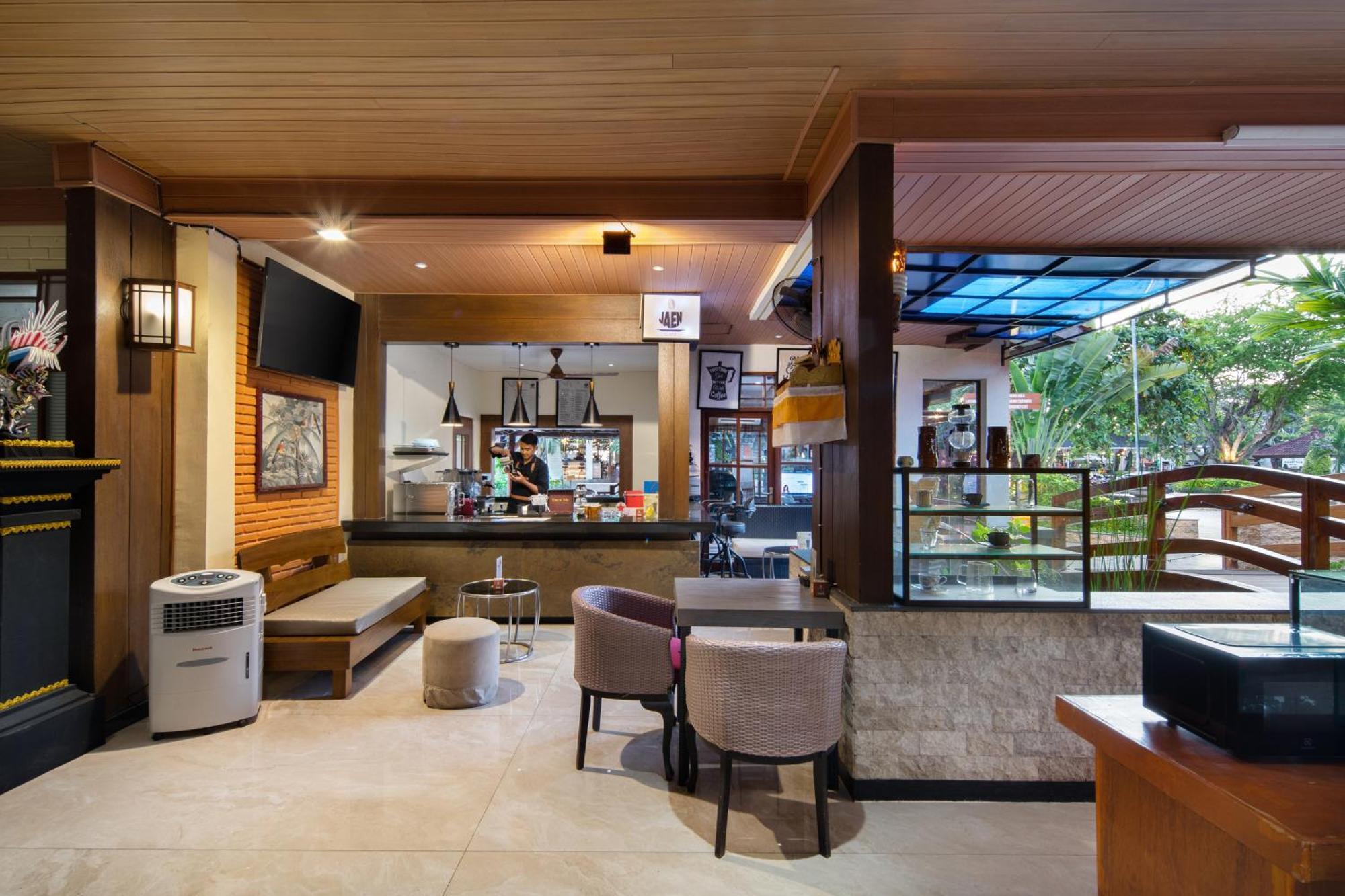 Grand Istana Rama Hotel Kuta  Exterior photo