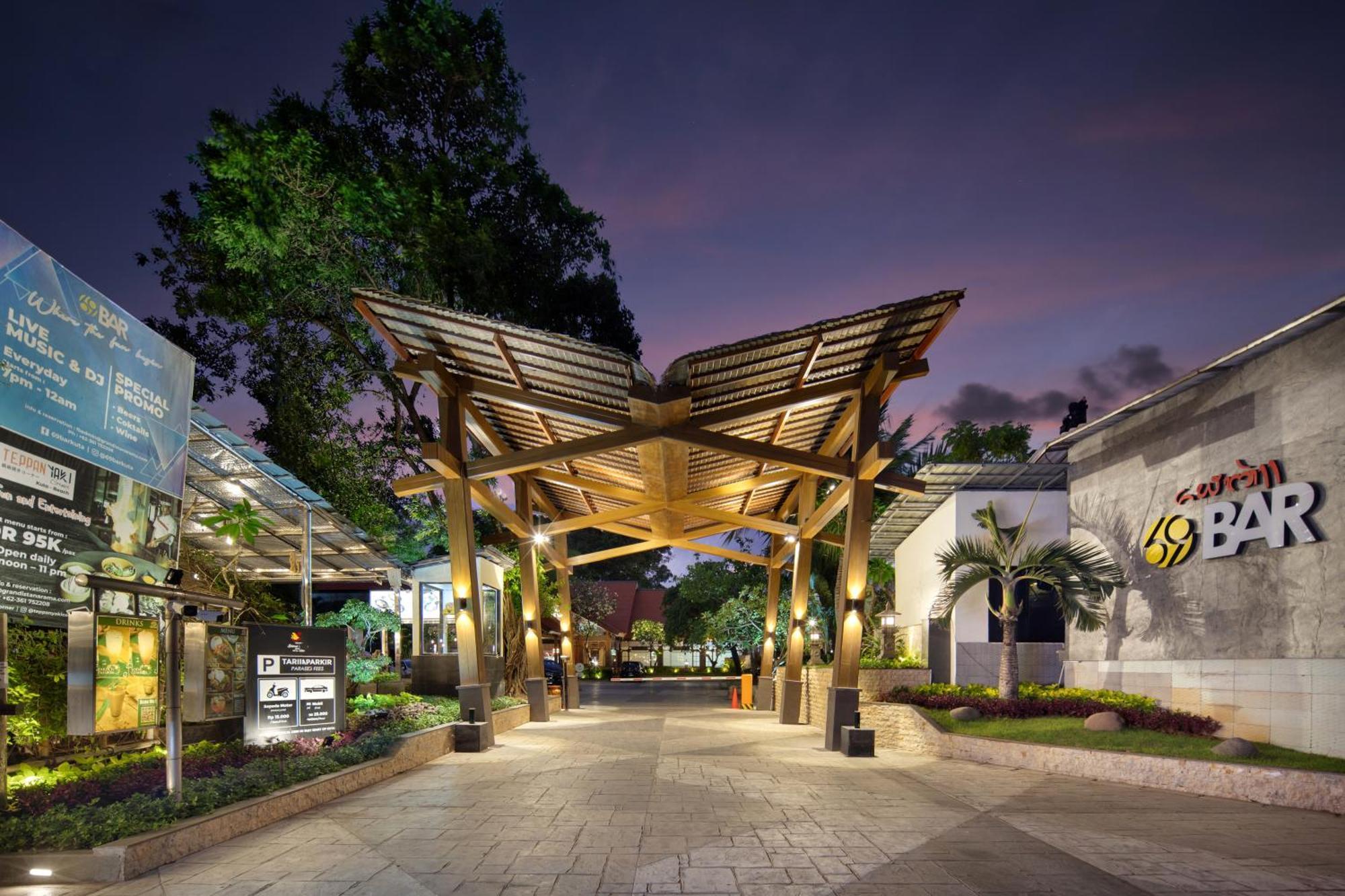 Grand Istana Rama Hotel Kuta  Exterior photo