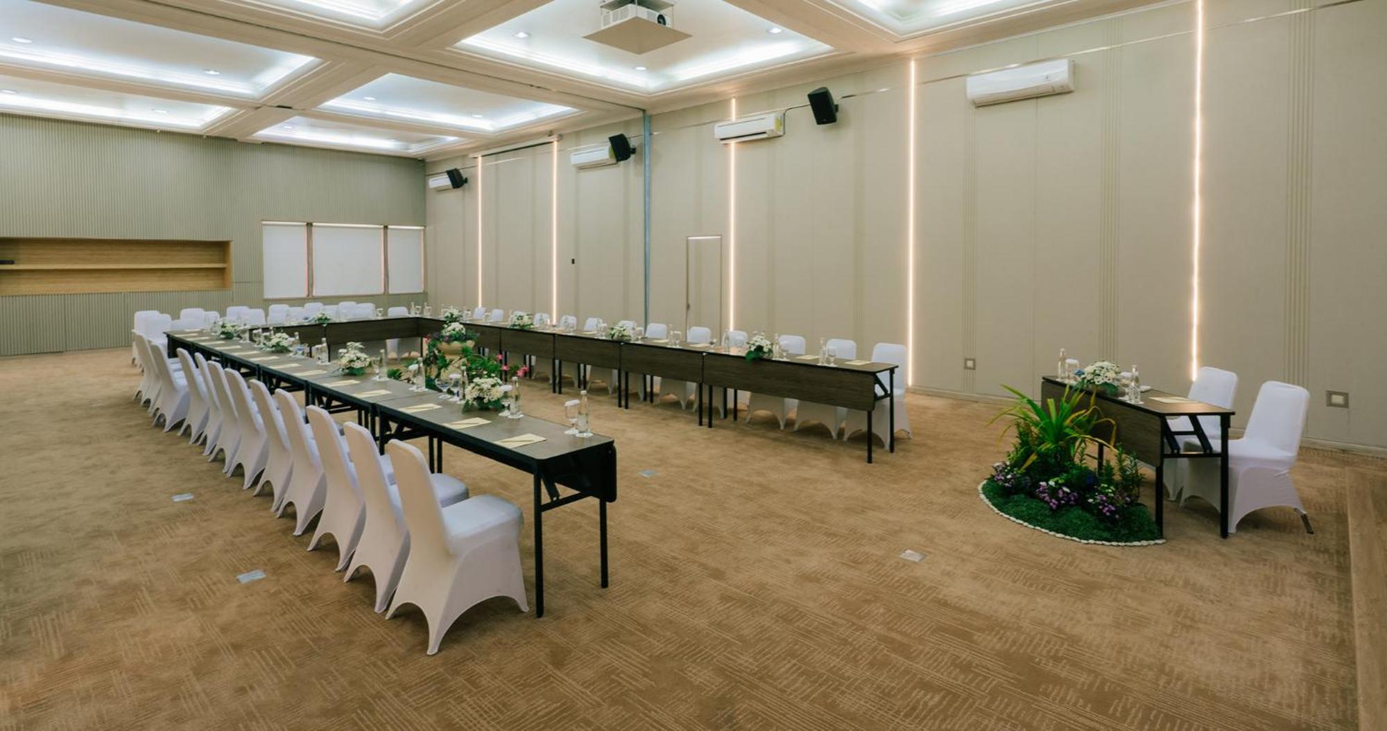 Grand Istana Rama Hotel Kuta  Exterior photo